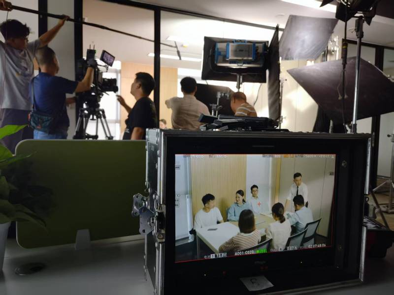 彬县TVC拍摄公司：科技产品视觉化大师，诠释未来感与功能美学